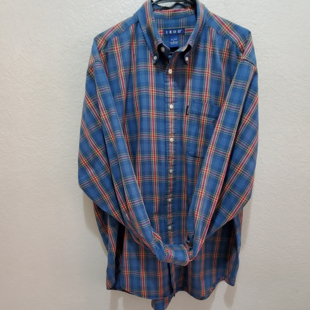 IZOD Men's Plaid Shirt. Size L